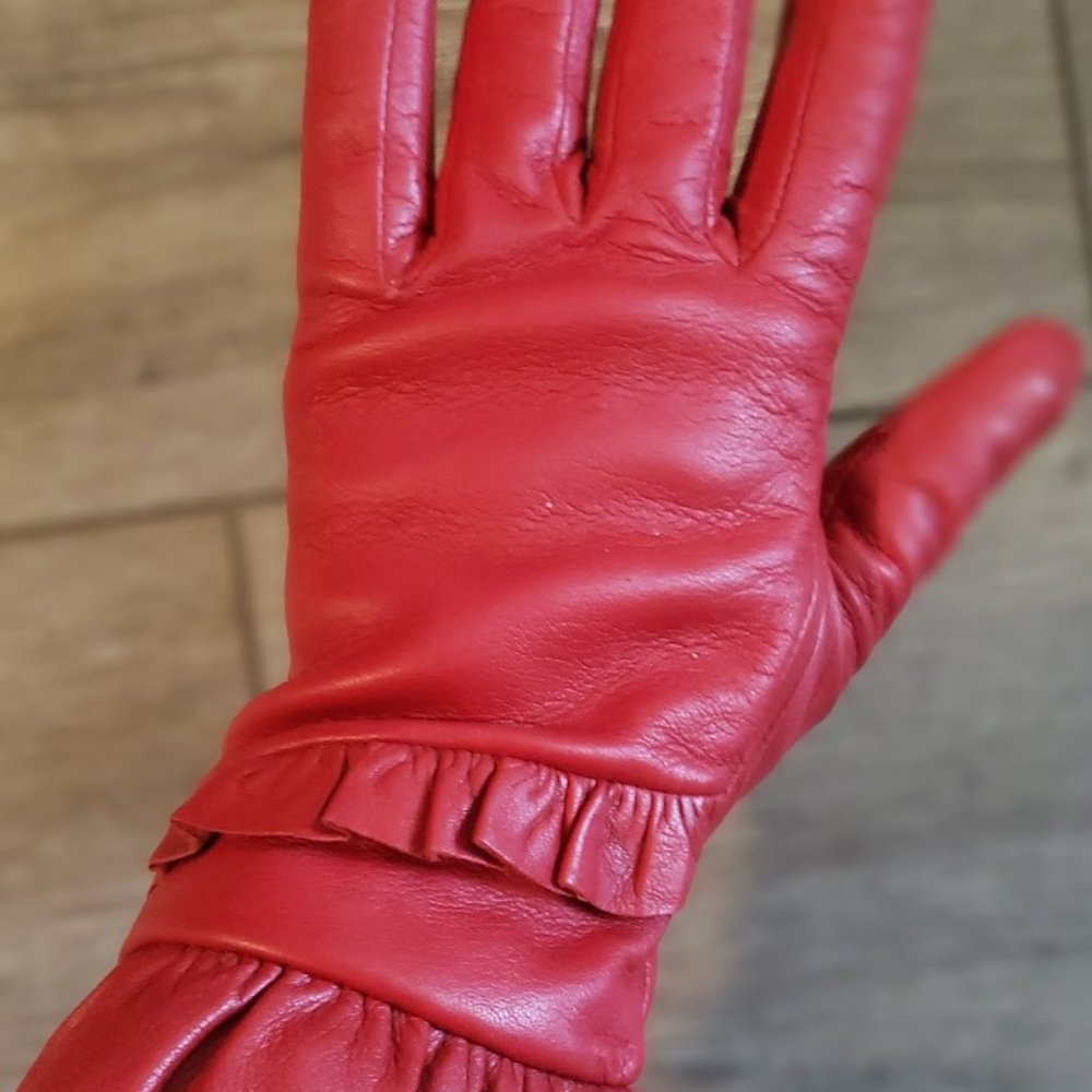 Red Leather Gloves. Sz 7.5